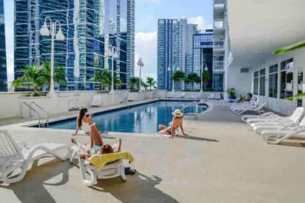 Iconic 1br Highrise Brickell-freeparking Appartement *