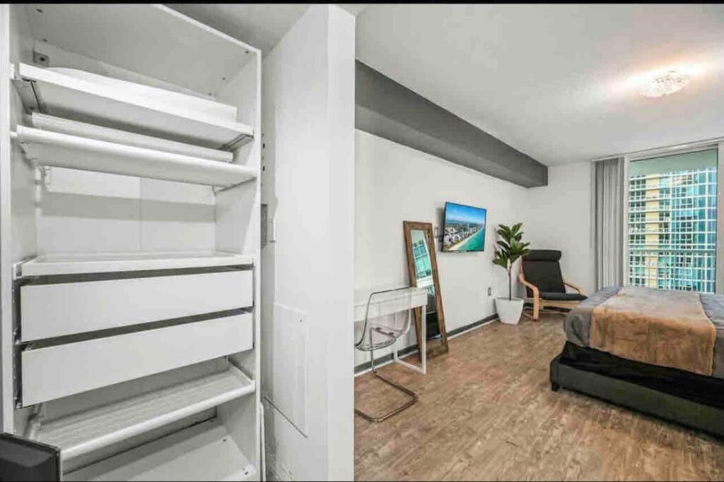 Iconic 1br Highrise Brickell-freeparking *