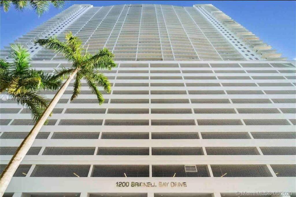 Iconic 1br Highrise Brickell-freeparking Appartement