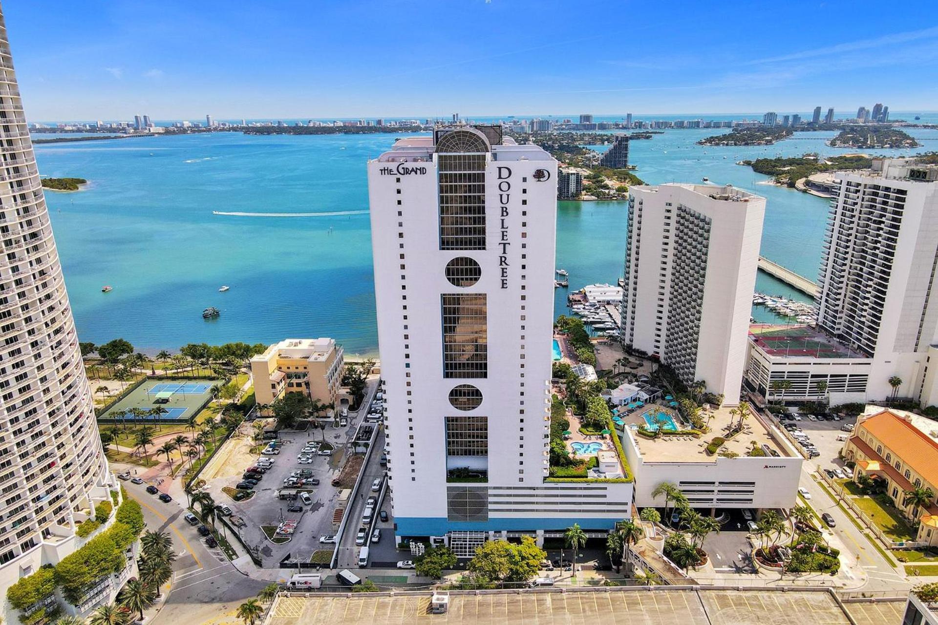 Vibes! Biscayne Bay Water And Park Views! Miami