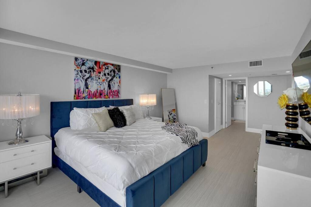 Cloud Nine! Direct Water Views Of Bay & Ocean! Apartment