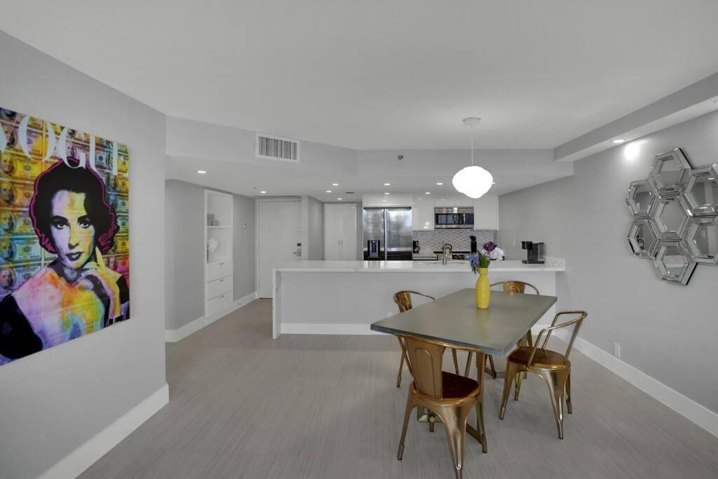 Apartment Cloud Nine! Direct Water Views Of Bay & Ocean!