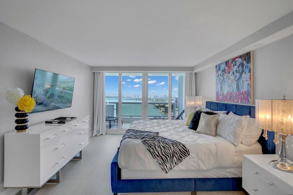 Cloud Nine! Direct Water Views Of Bay & Ocean!