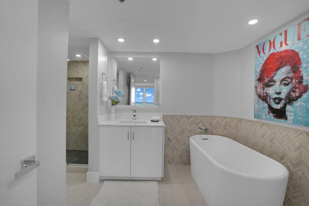 Cloud Nine! Direct Water Views Of Bay & Ocean! Apartment *