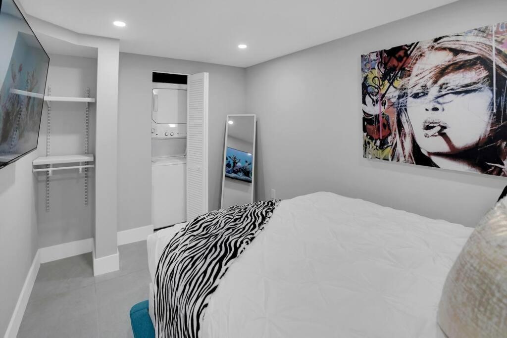Fantasy! Water & Park Views! Apartment