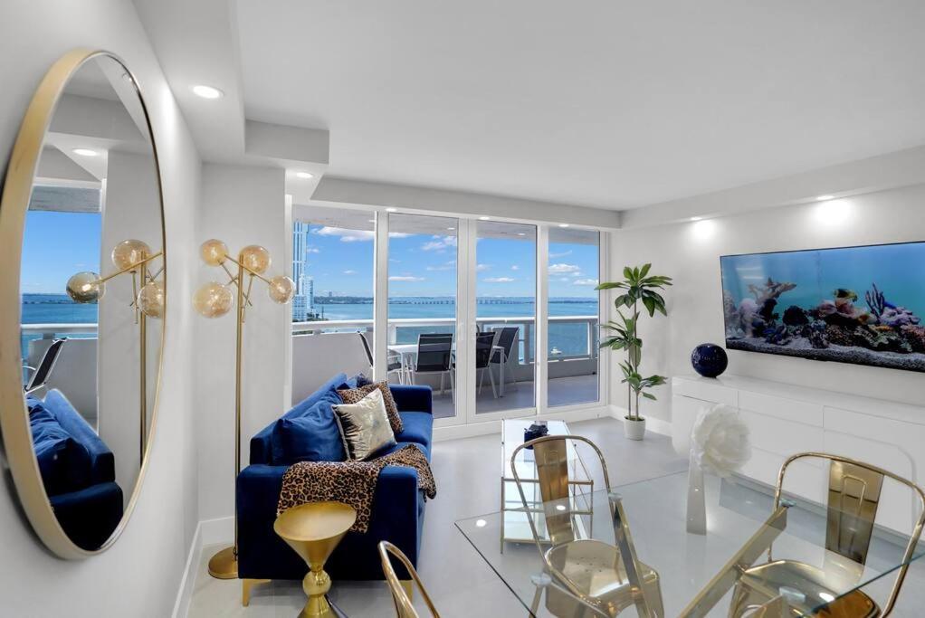 Apartment Fantasy! Water & Park Views! Miami