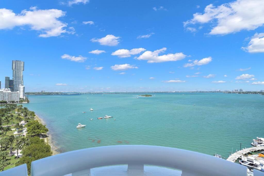 Apartment Walking On Water! Water Views!