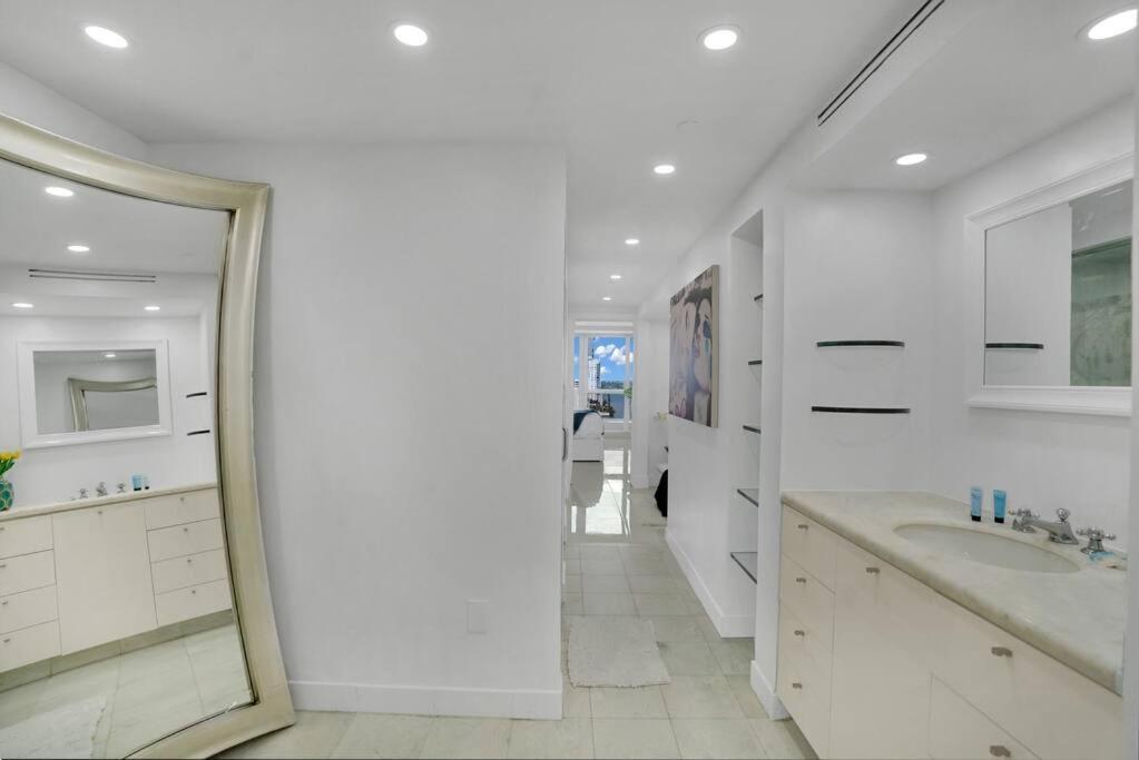 Walking On Water! Water Views! Apartment