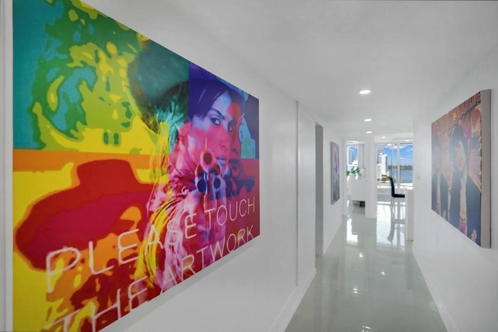 Walking On Water! Water Views! Apartment Miami