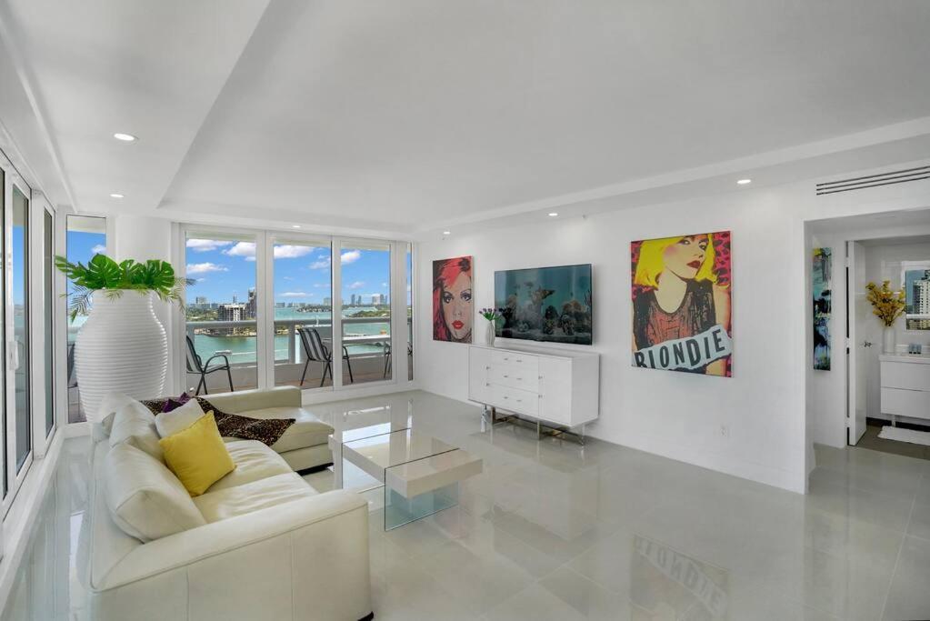 Apartment Walking On Water! Water Views! *