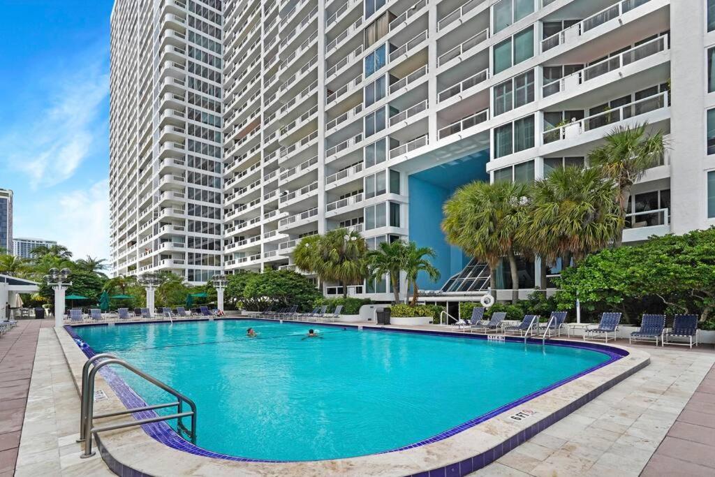 Dance With Me! Water And Park Views! *