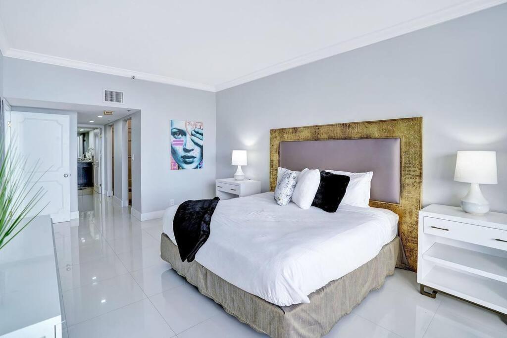 Sky High Penthouse! Water & Views * Miami