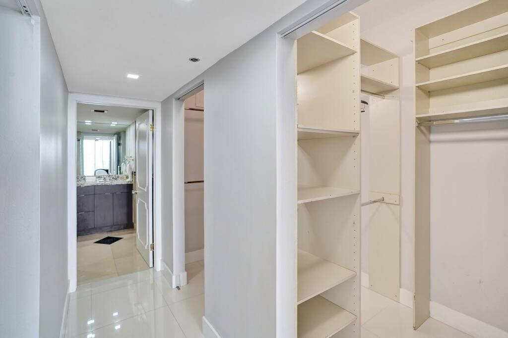 Sky High Penthouse! Water & Views *