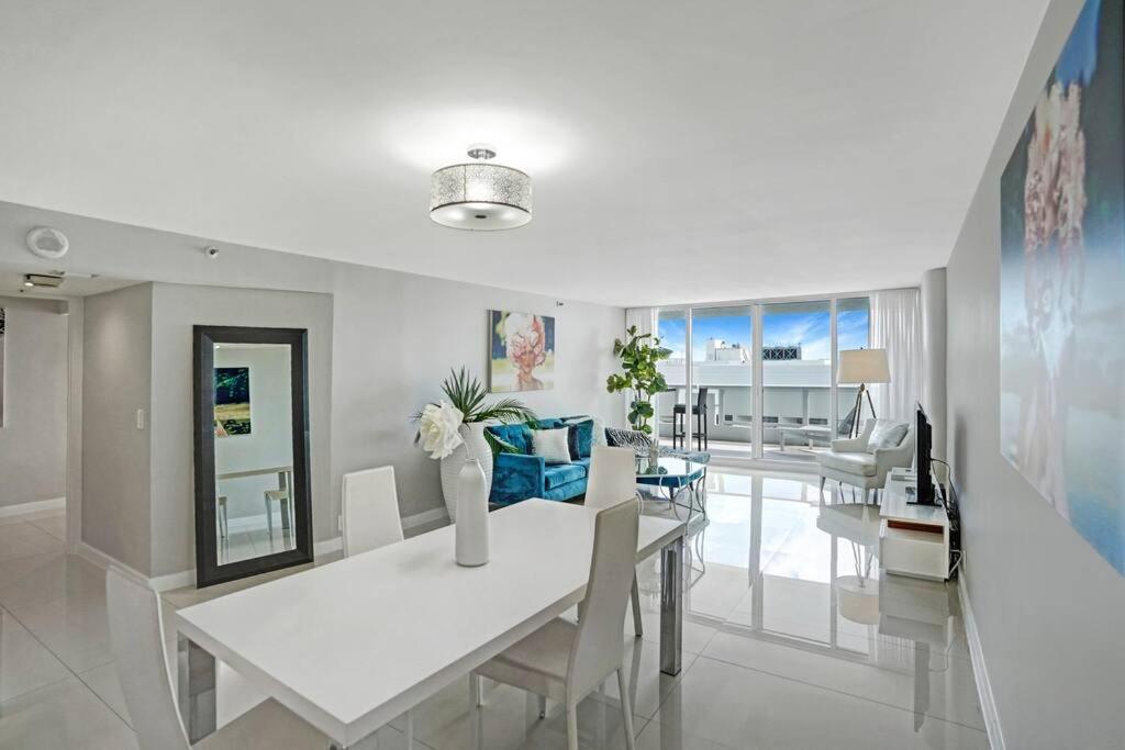 Sin City! Brand New And Water View! Apartment