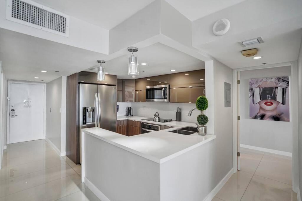 Sin City! Brand New And Water View! Apartment Miami