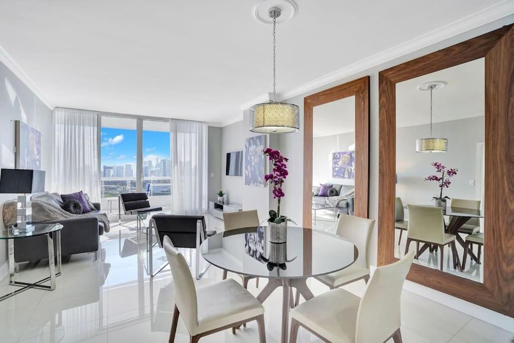 Apartment Sky High Penthouse! Water & Views Miami