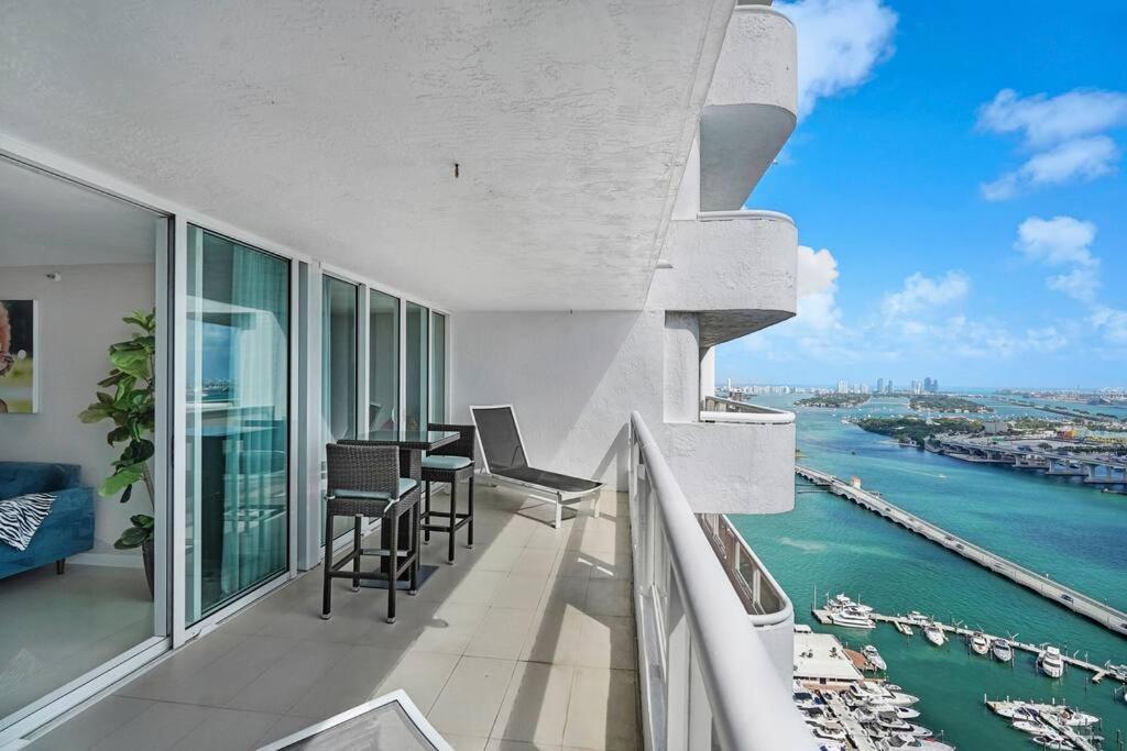 Sin City! Brand New And Water View! *