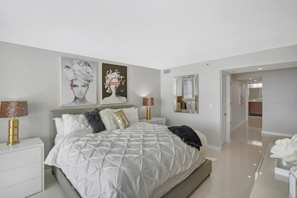 Apartment Sin City! Brand New And Water View! *