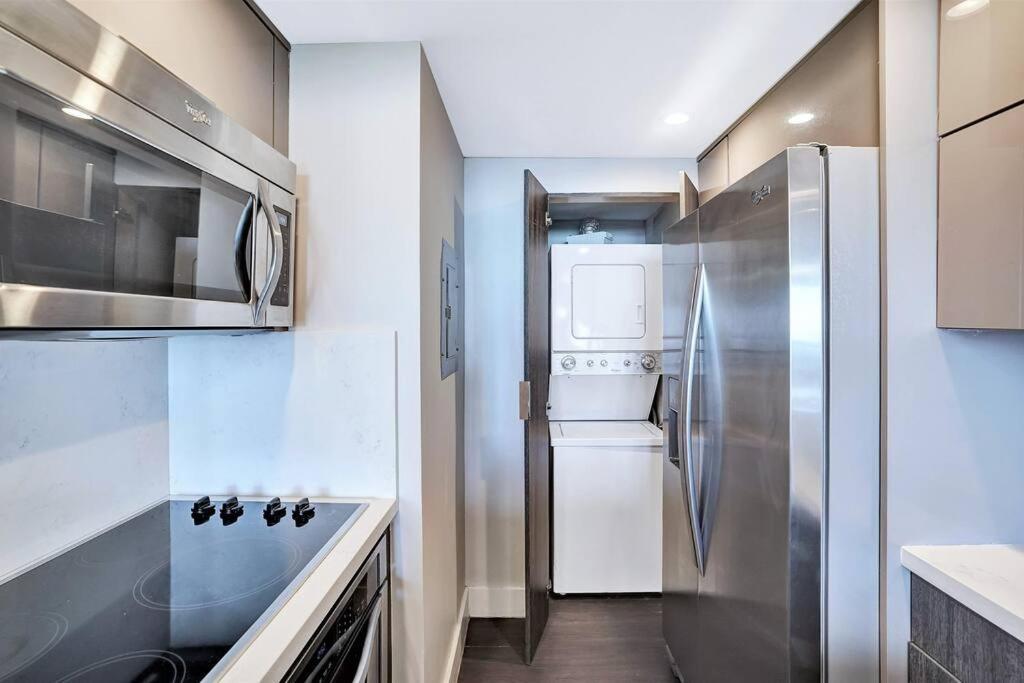 Vibes! Biscayne Bay Water And Park Views! Apartment Miami