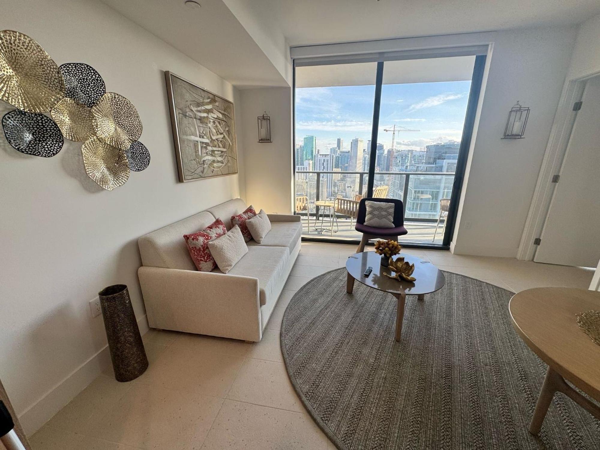 Apartment New Unit Dwntwn Near Kaseya Center Miami