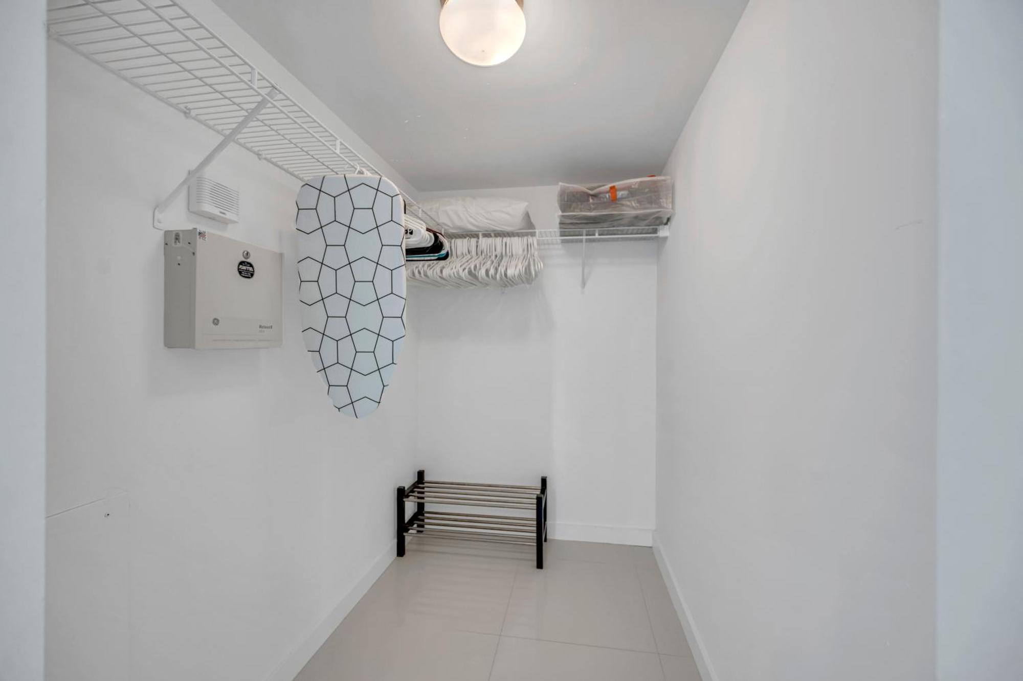 Brickell - Panoramic Views - Free Parking Apartment