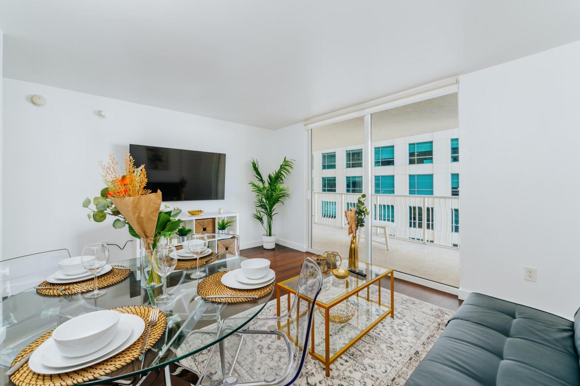 Amazing 2 Bedroom At Brickell, Free Parking *