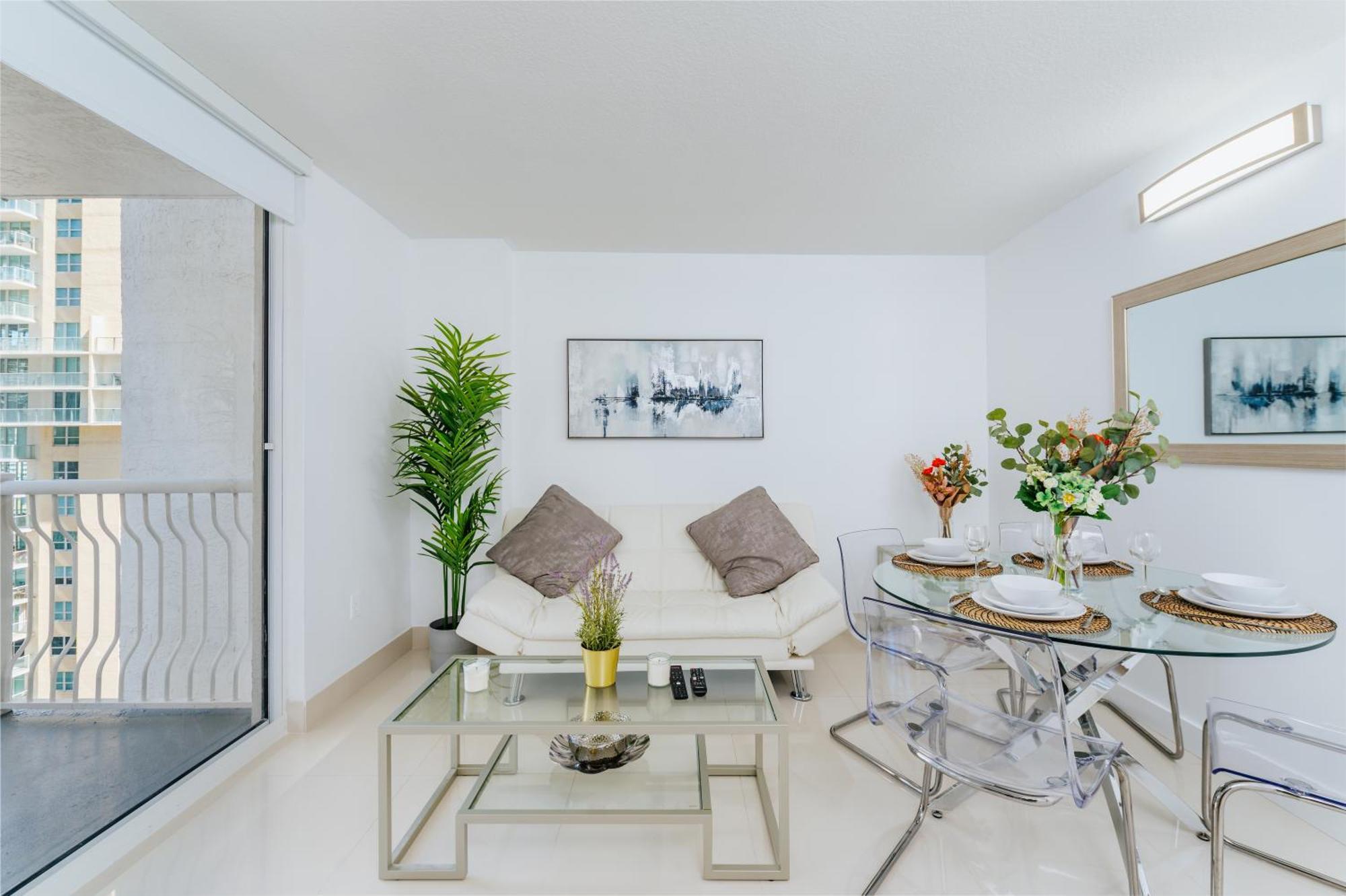 Amazing 2 Bedroom At Brickell, Free Parking