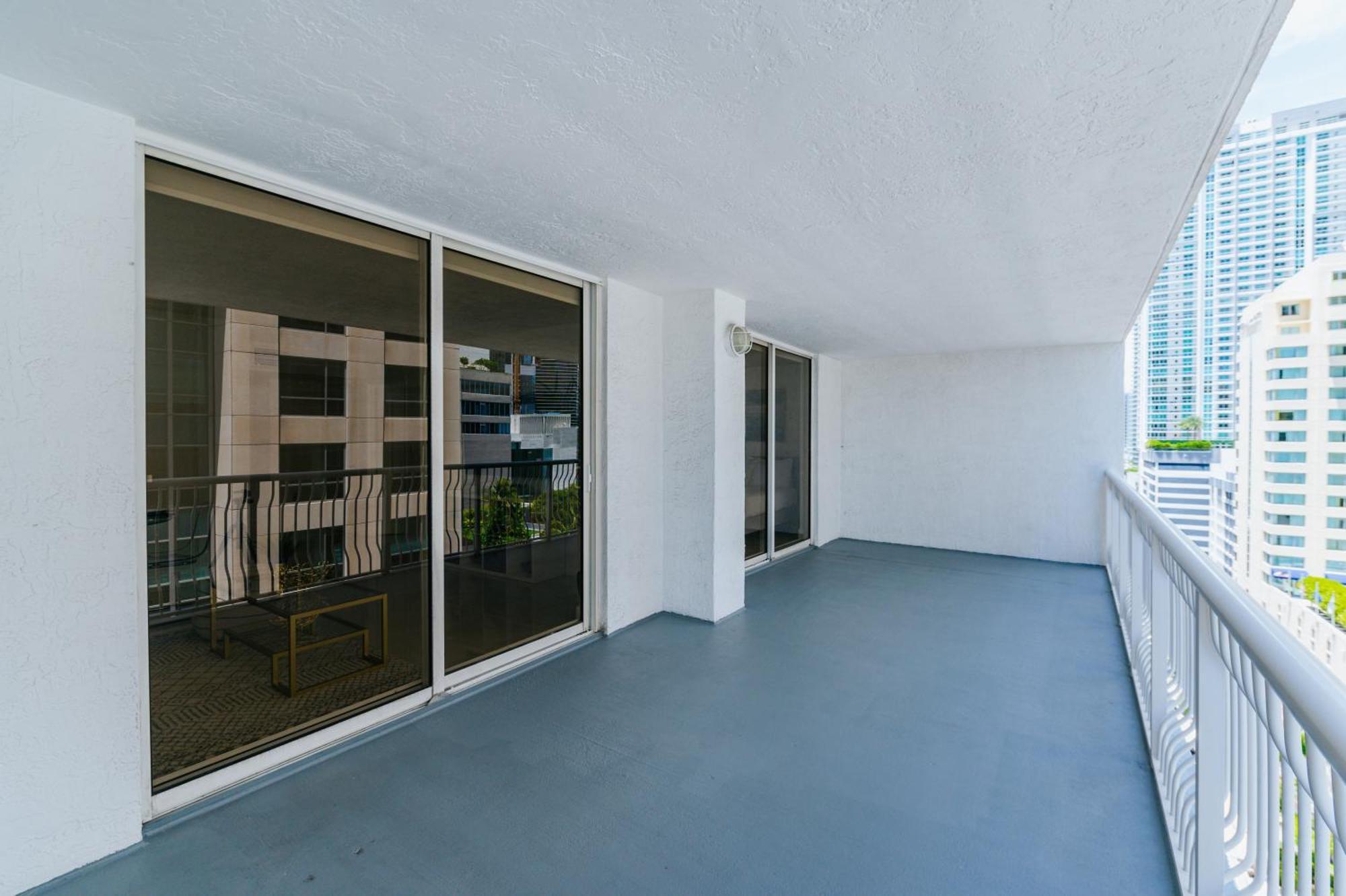 Amazing 2 Bedroom At Brickell, Free Parking *