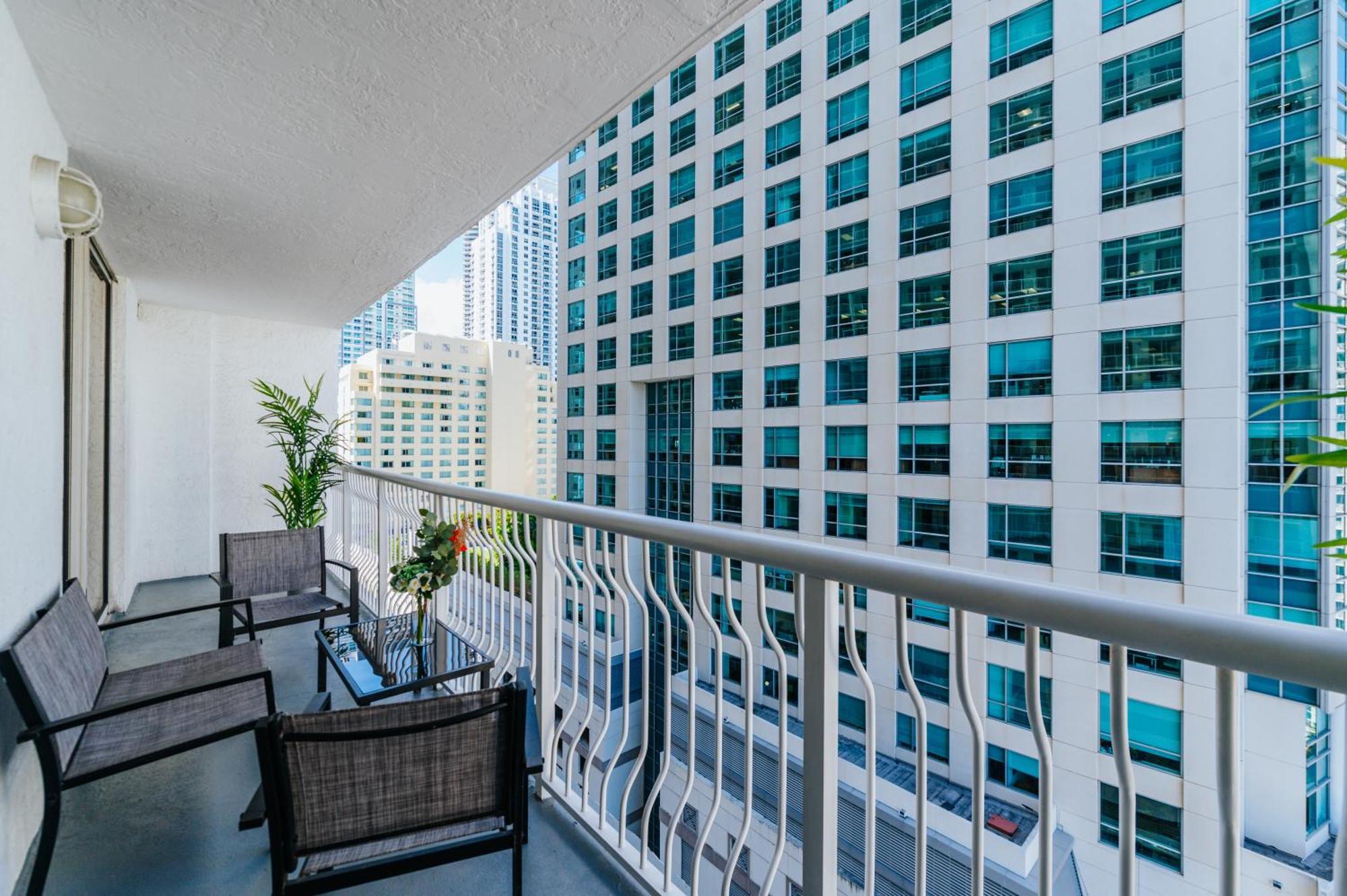 Amazing 2 Bedroom At Brickell, Free Parking *
