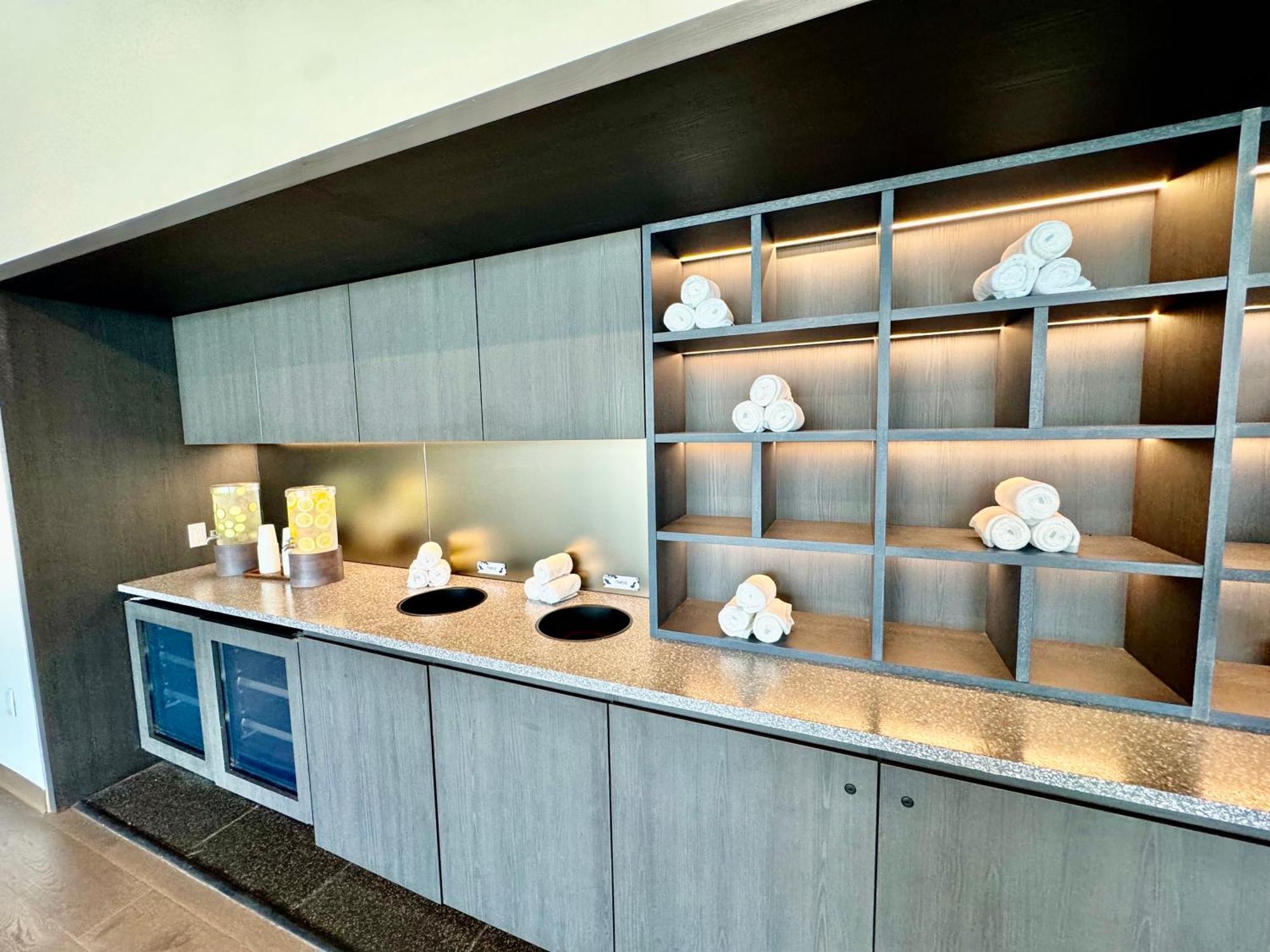 New 2bd 2 Bath Lux Penthouse And Bay View Apartment