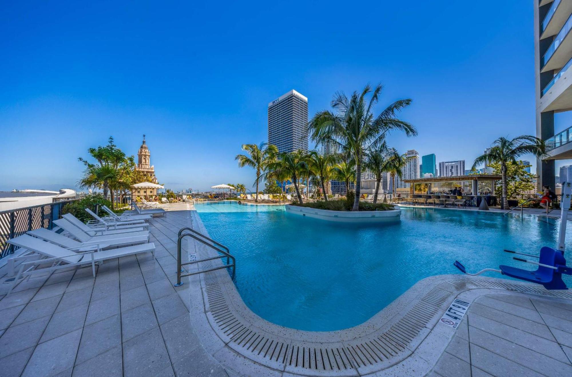 Upscale 3br Escape With Downtown & Water Views * Miami
