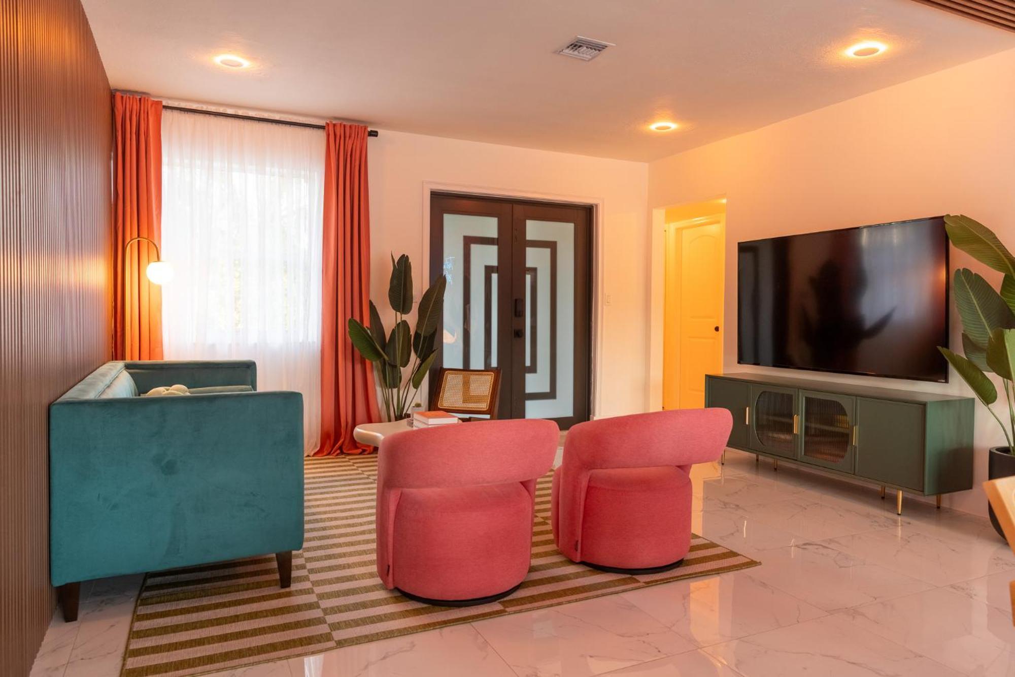 Holiday home Luxe For 8, Hot Tub, Mins To Beach, Wynwood *