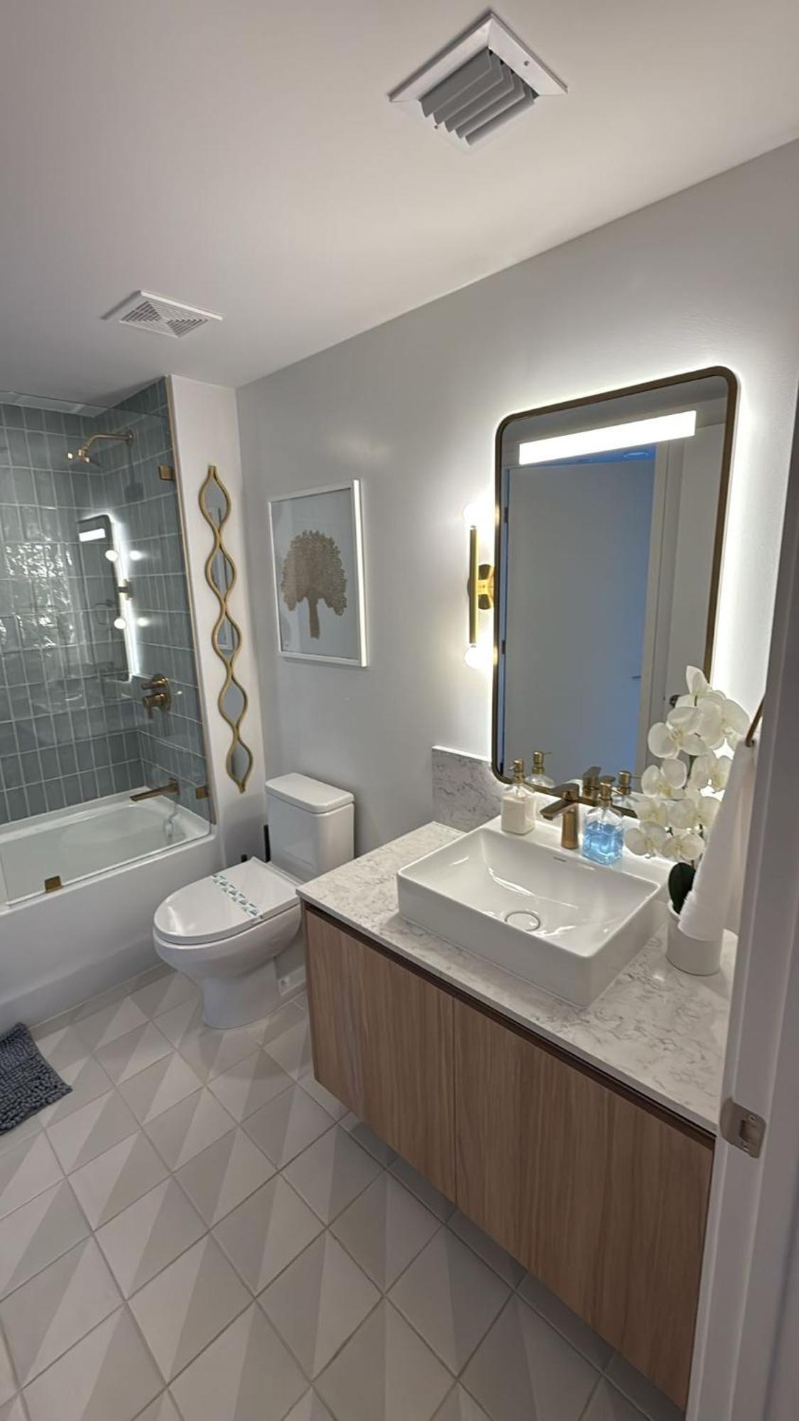 New Unit Dwntwn Near Kaseya Center *