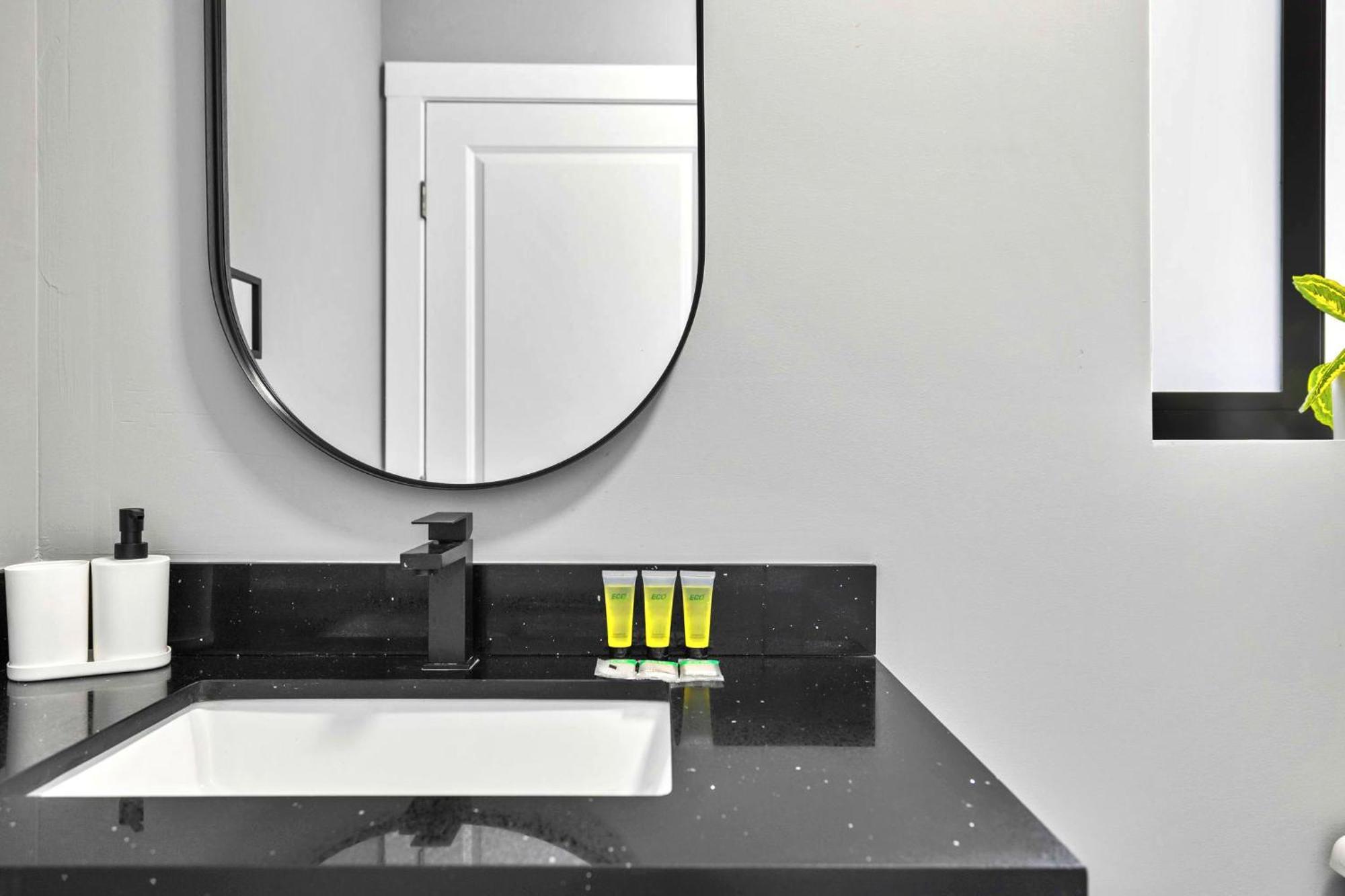 Apartment Comfy & Charming W Beautiful Space! Miami