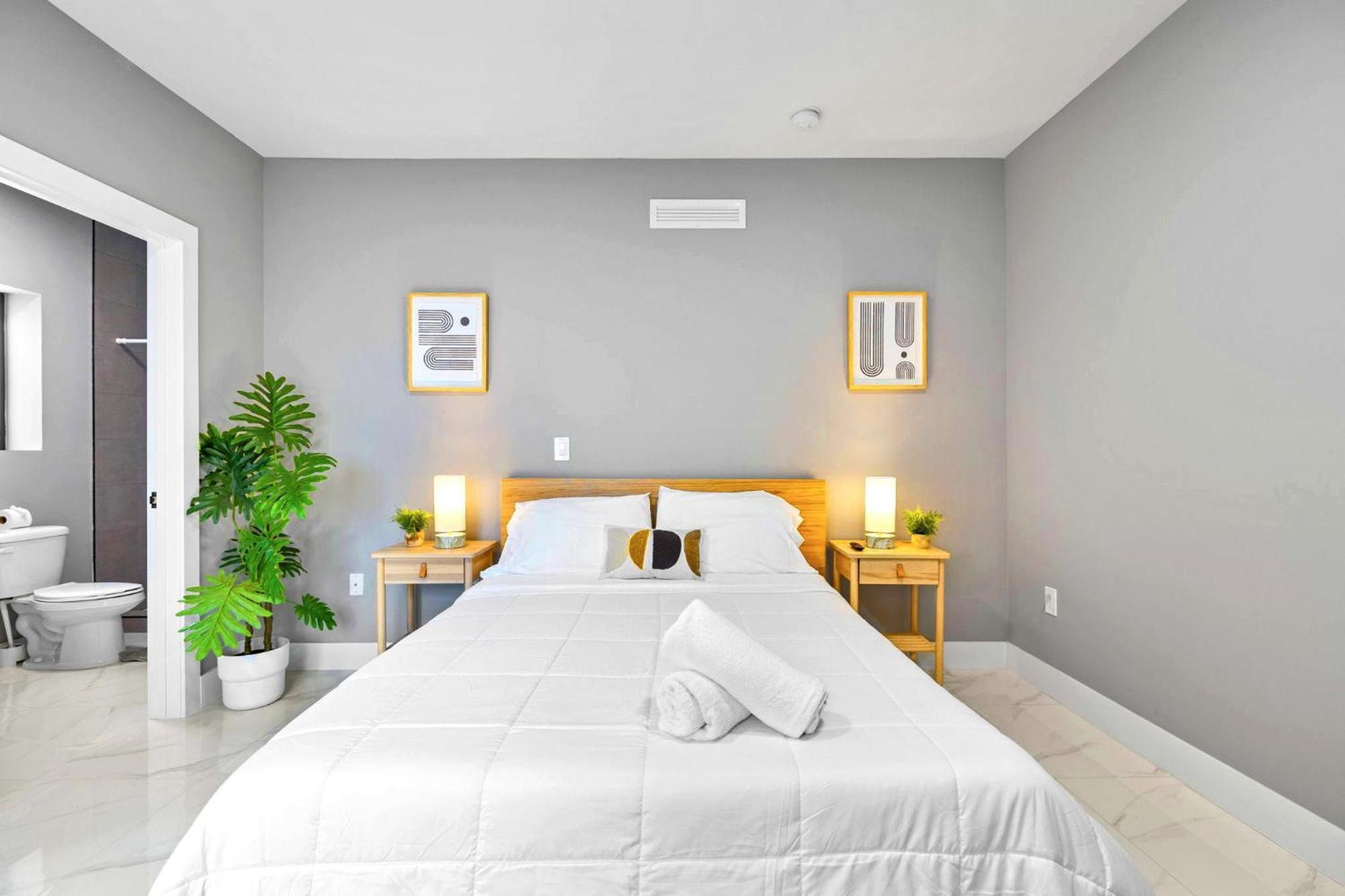 Apartment Comfy & Charming W Beautiful Space! *