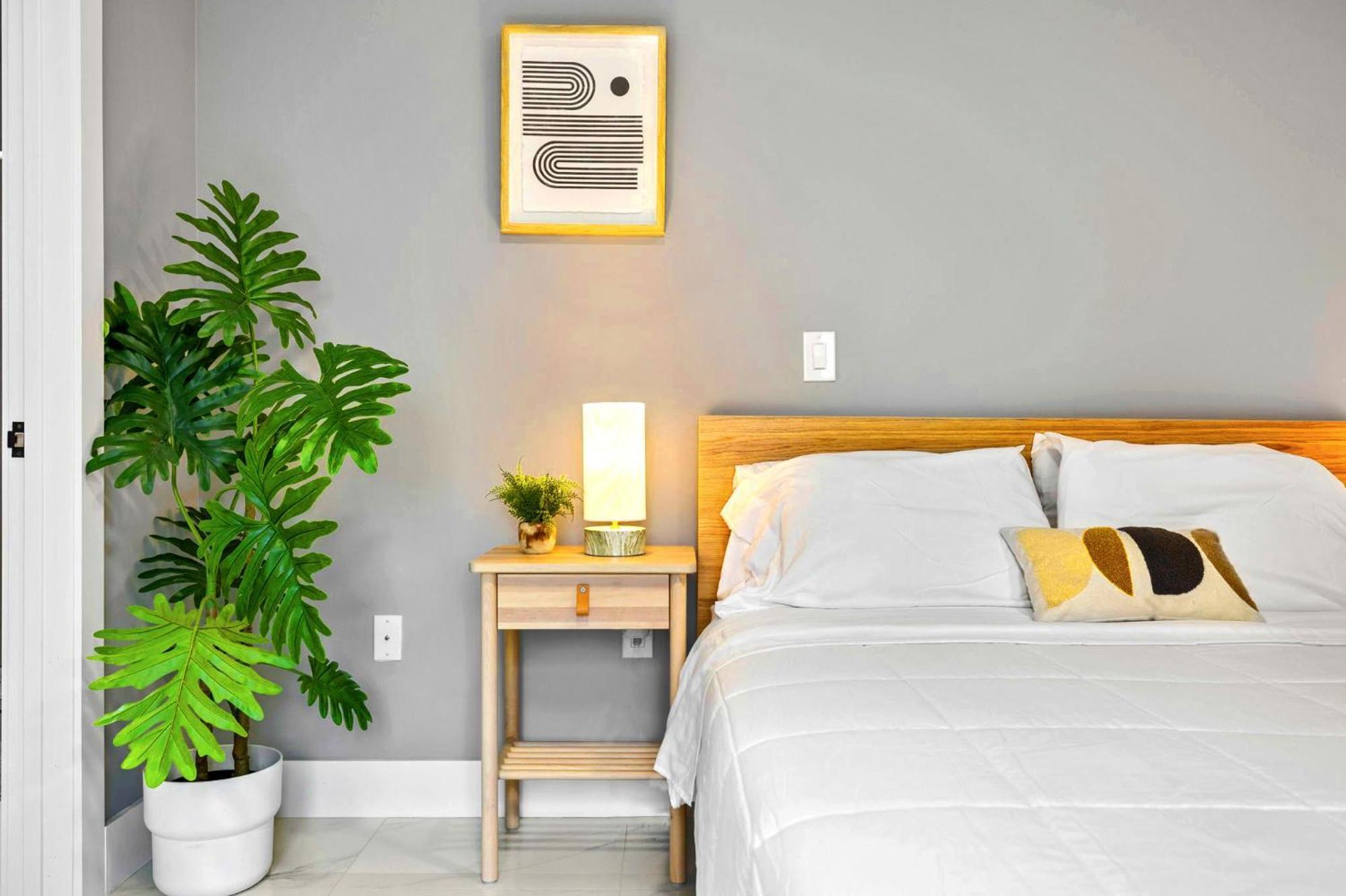 Comfy & Charming W Beautiful Space!