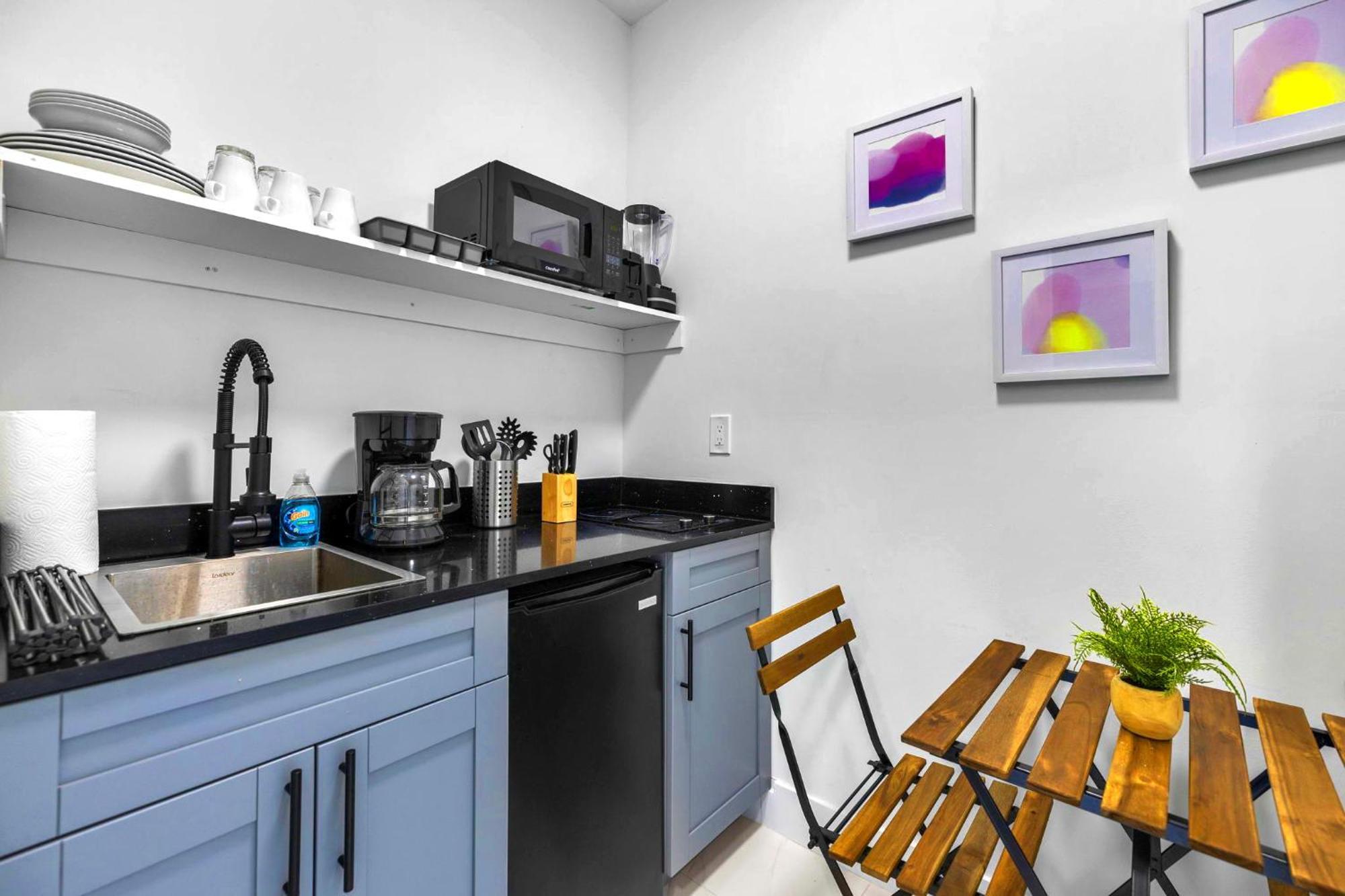 Comfy & Charming W Beautiful Space! *