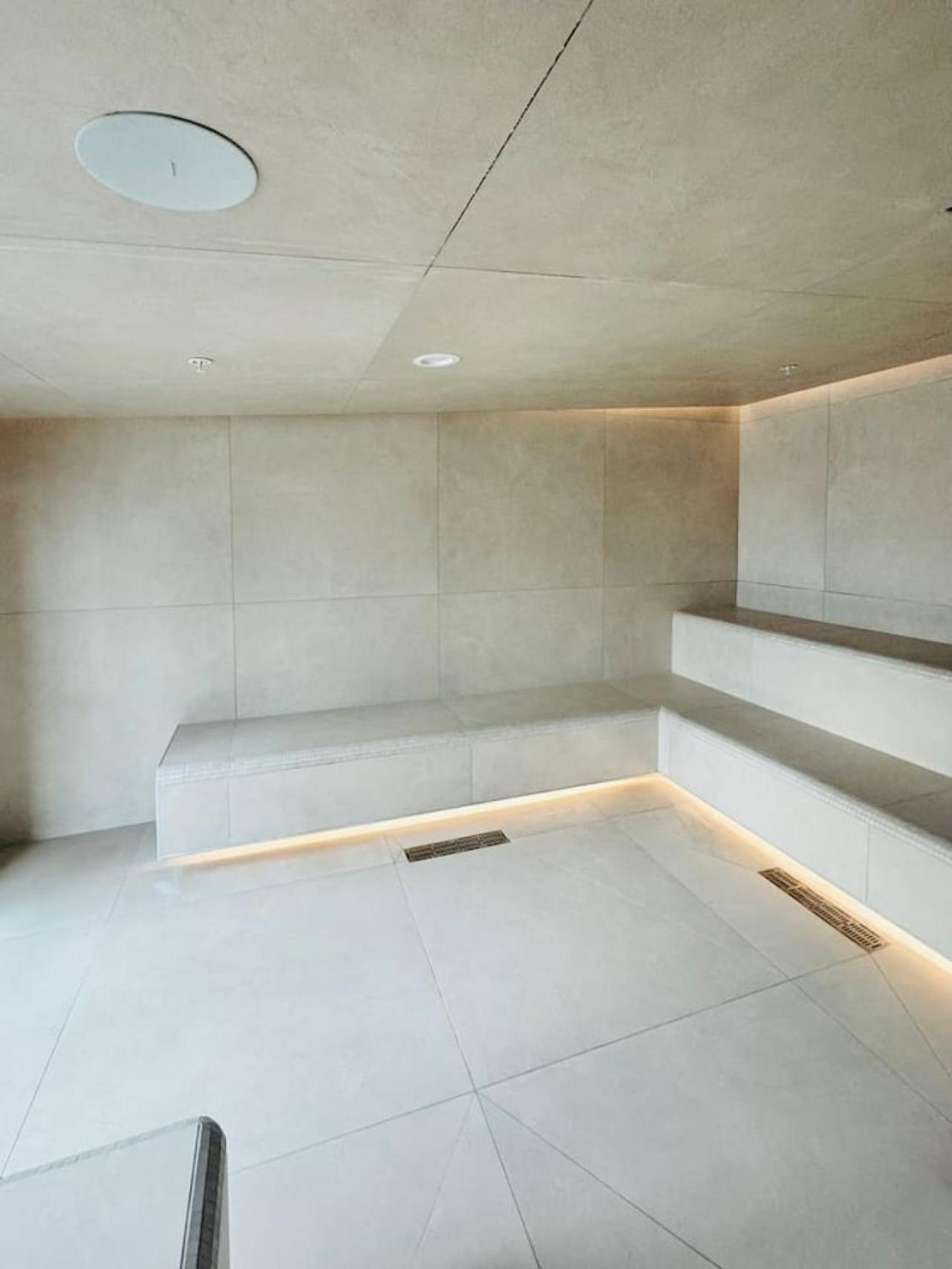 48th Floor Ph Collection 1 Bd Brand New Downtown