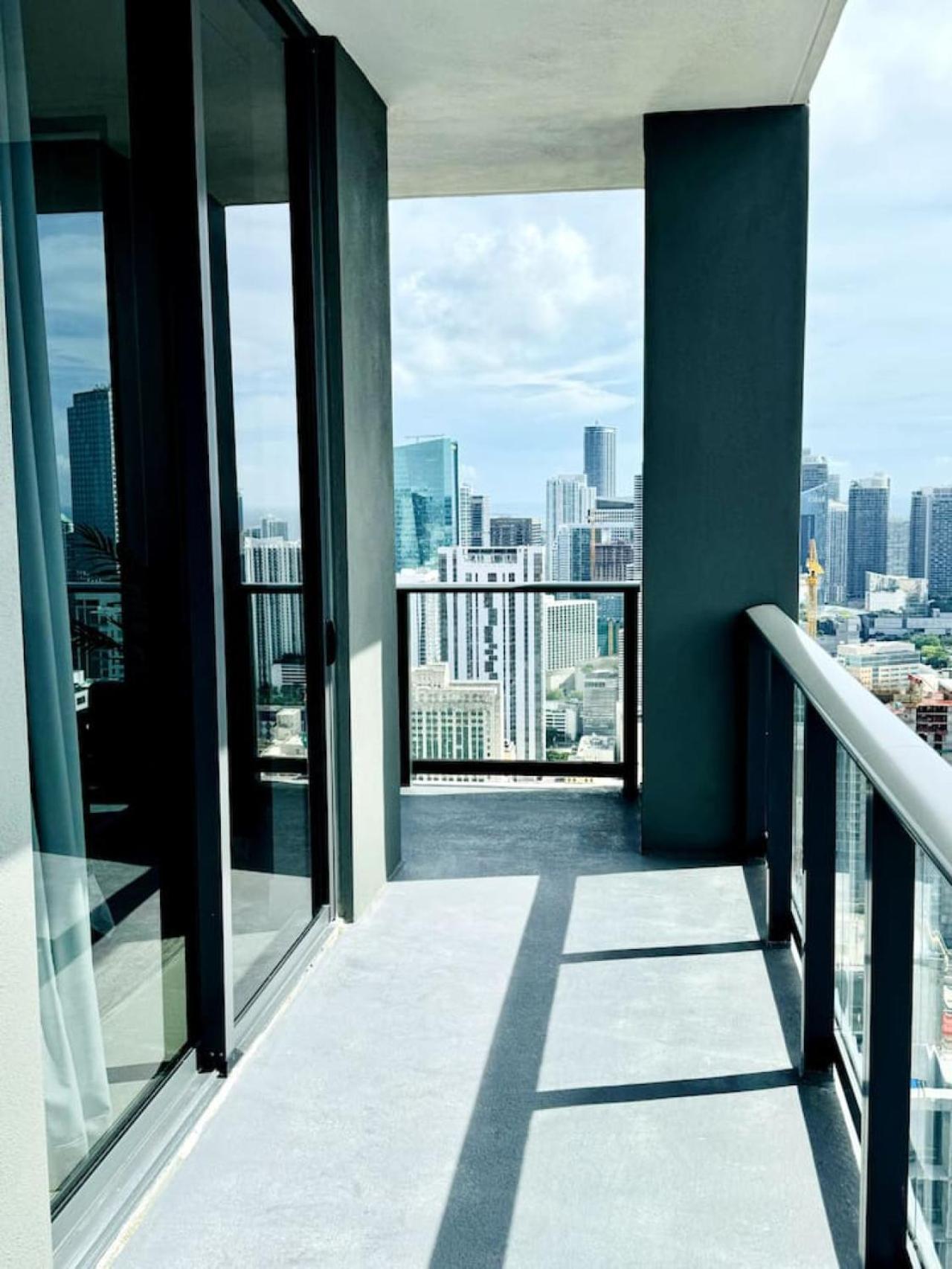 New 2bd 2 Bath Lux Penthouse And Bay View Apartment
