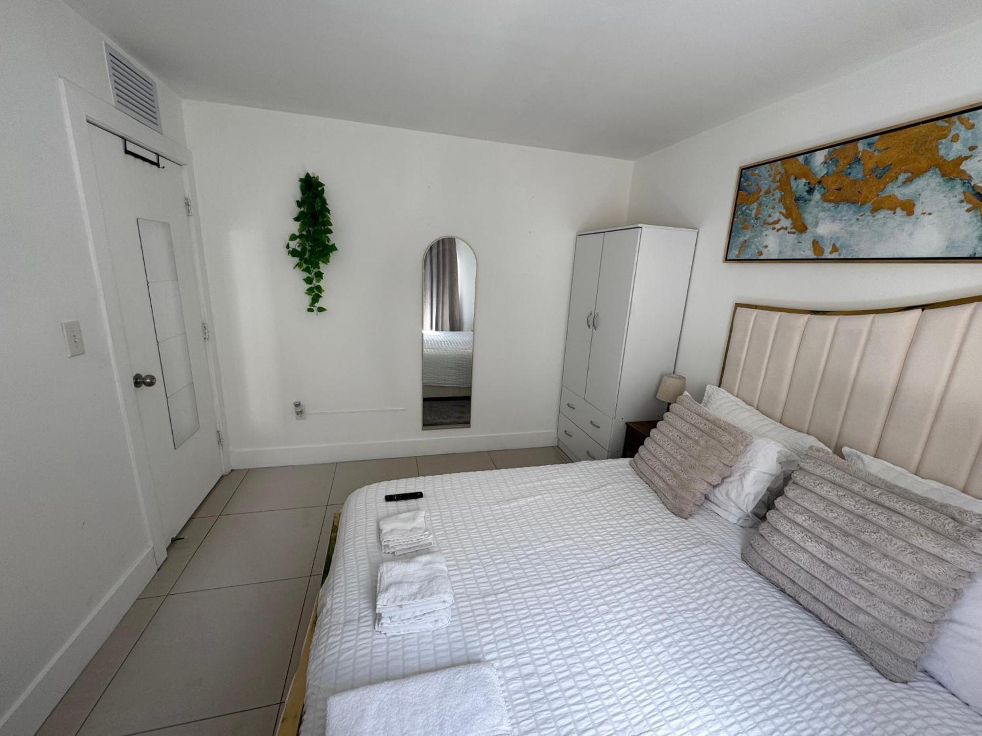 Apartment Modern Bedroom In Shared With Host Miami