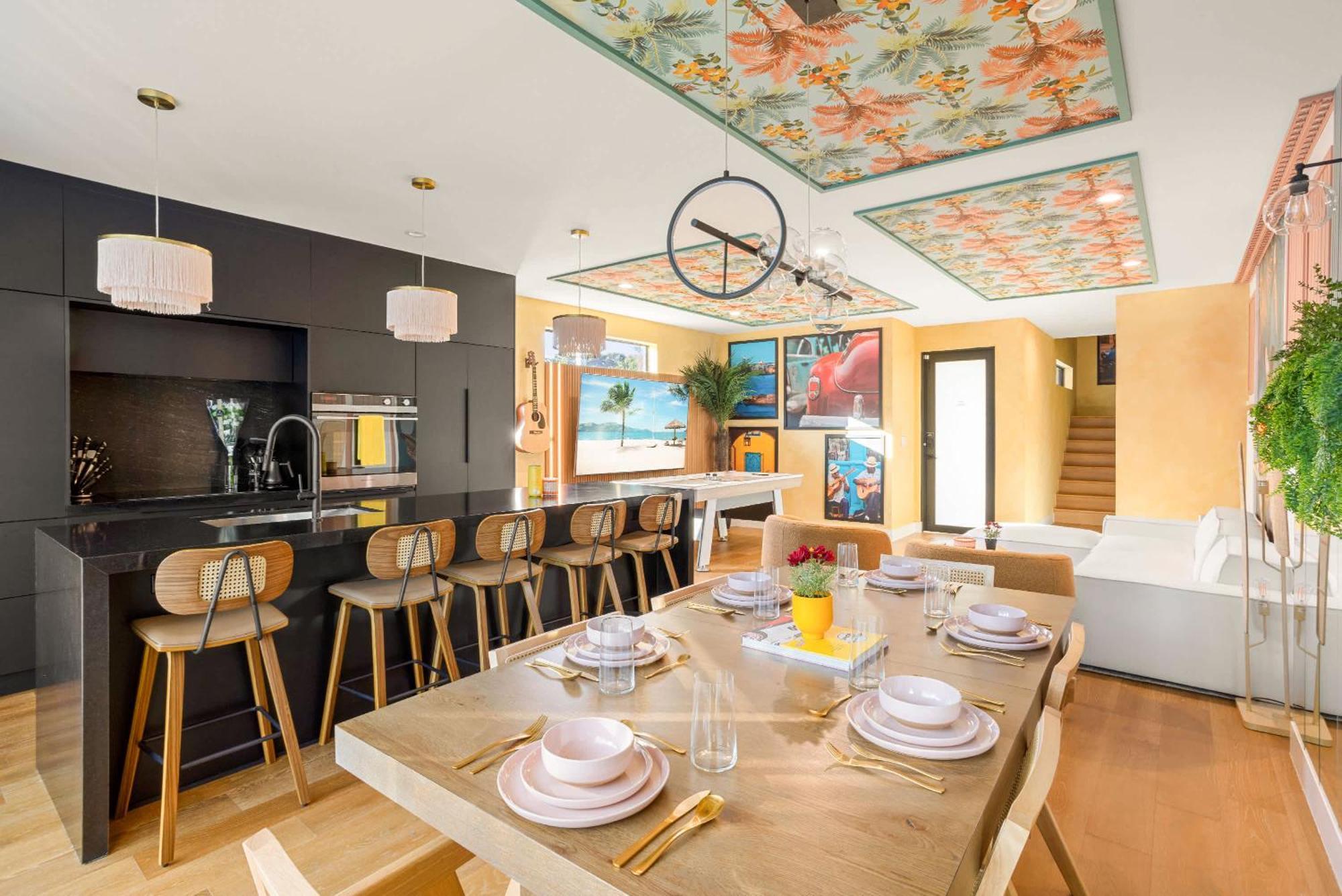 2 Homes Pools Kitchens Paris Cuba Design * Miami