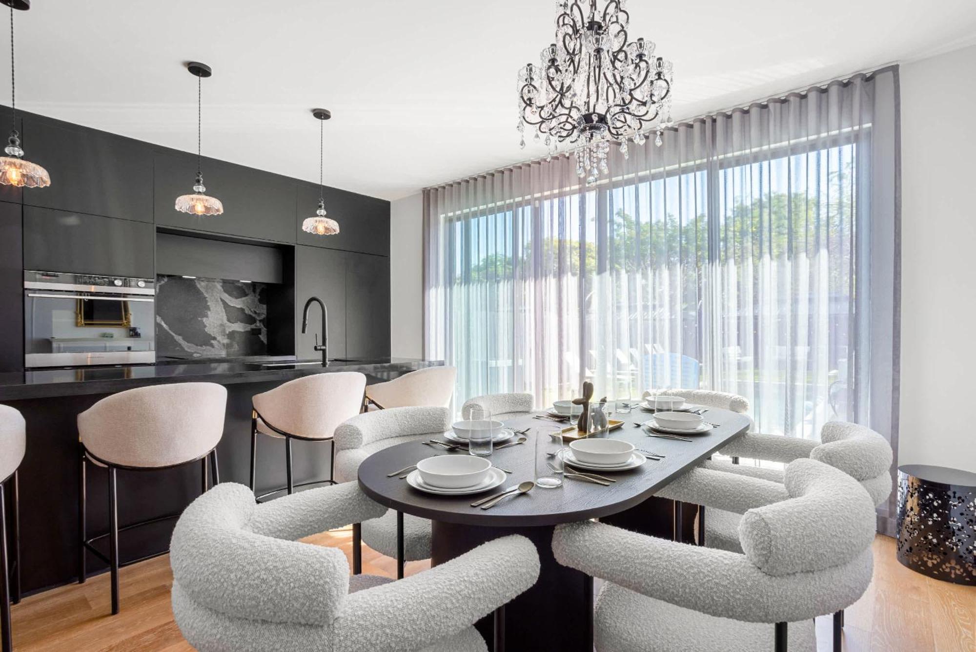 2 Homes Pools Kitchens Paris Cuba Design Holiday home Miami