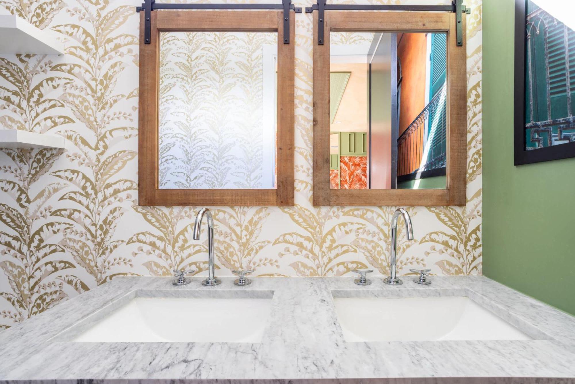 2 Homes Pools Kitchens Paris Cuba Design Miami