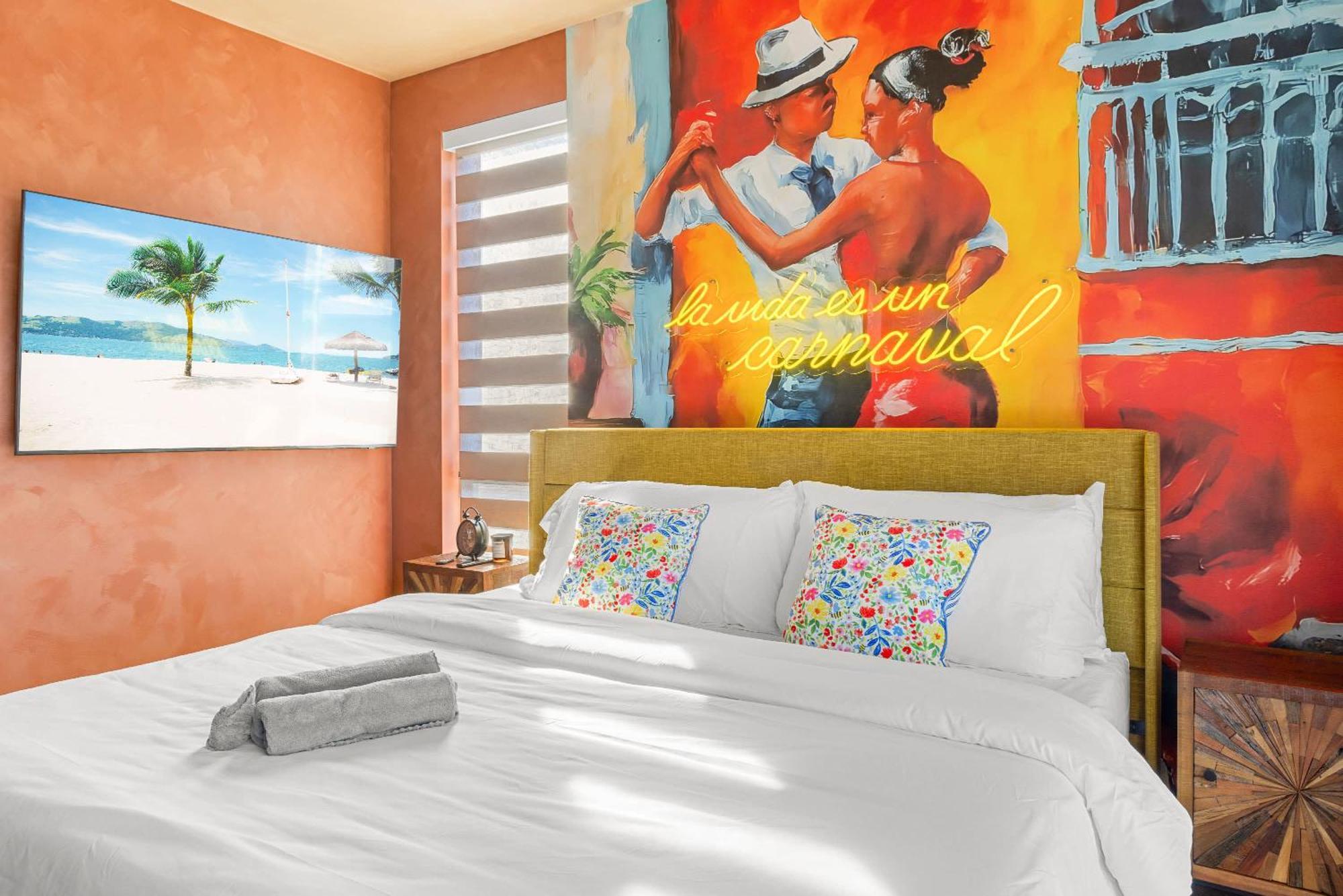 Cuba - New Modern 3br Heated Pool *