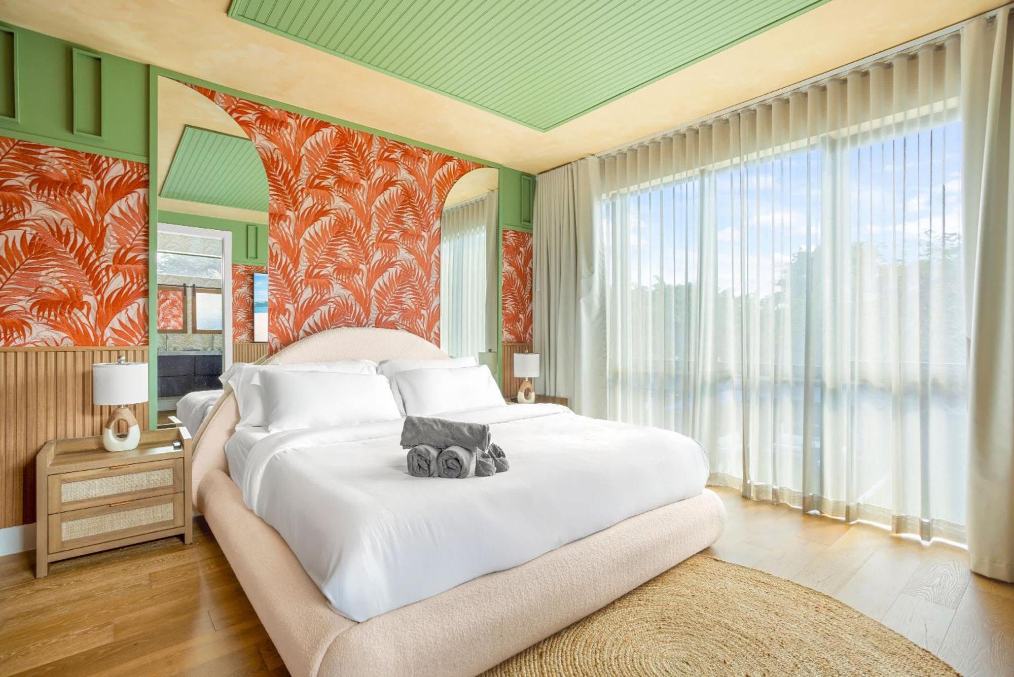 Cuba - New Modern 3br Heated Pool Apartment