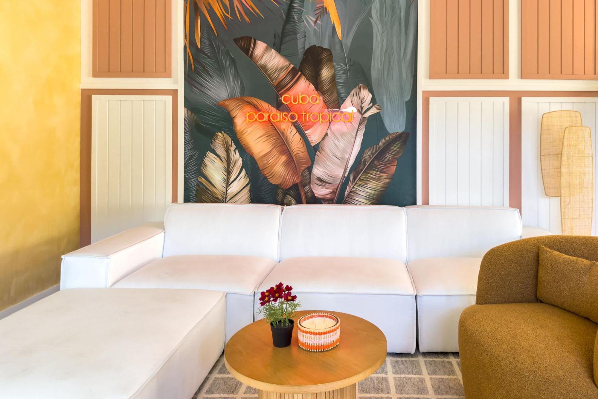 Cuba - New Modern 3br Heated Pool Apartment Miami