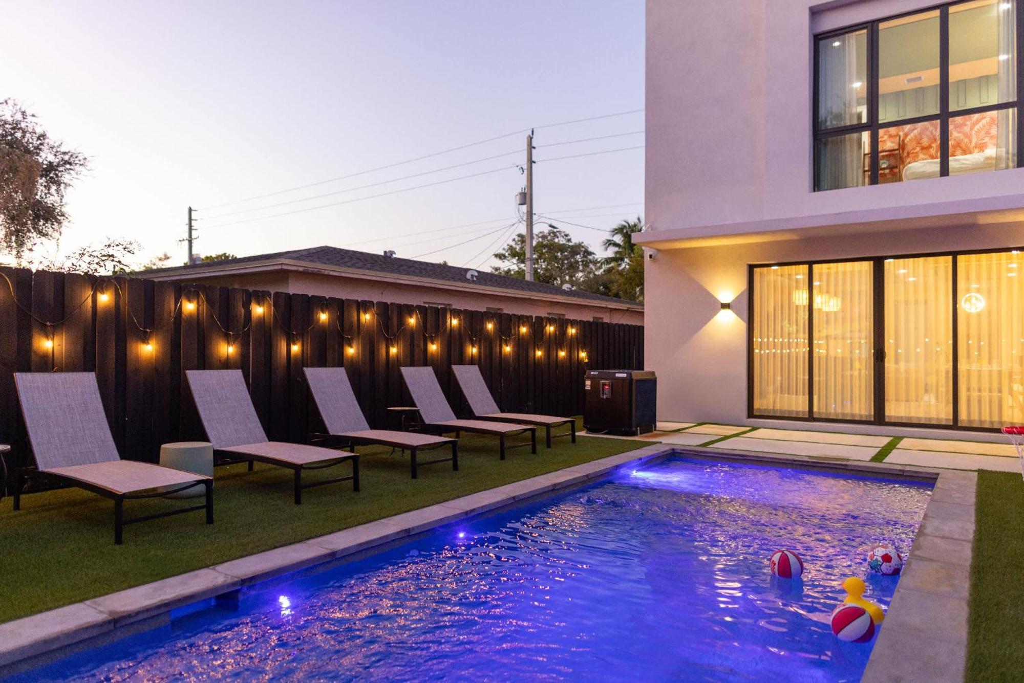 Cuba - New Modern 3br Heated Pool