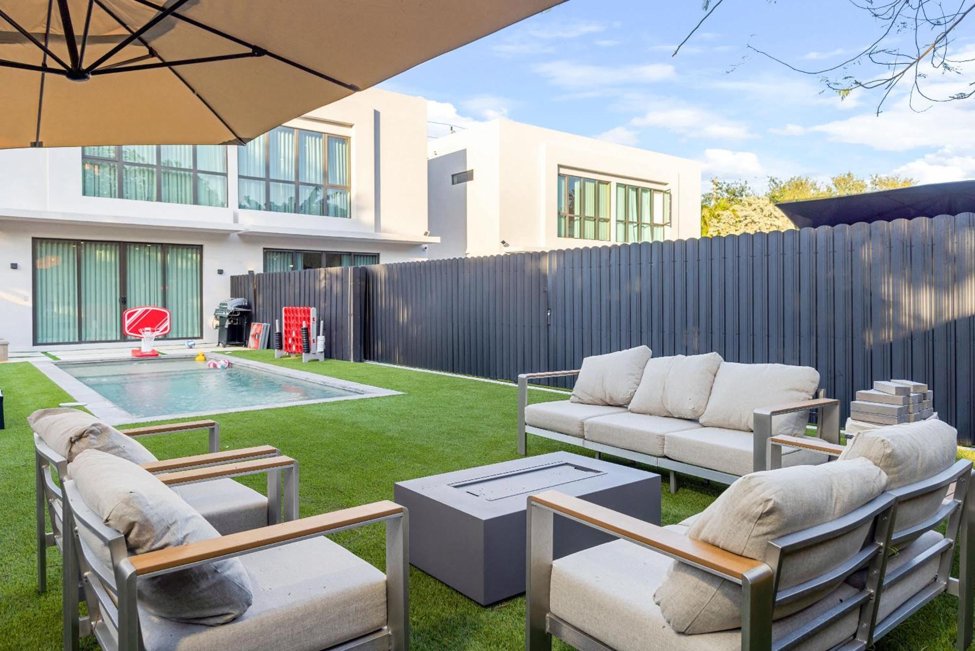 Cuba - New Modern 3br Heated Pool *