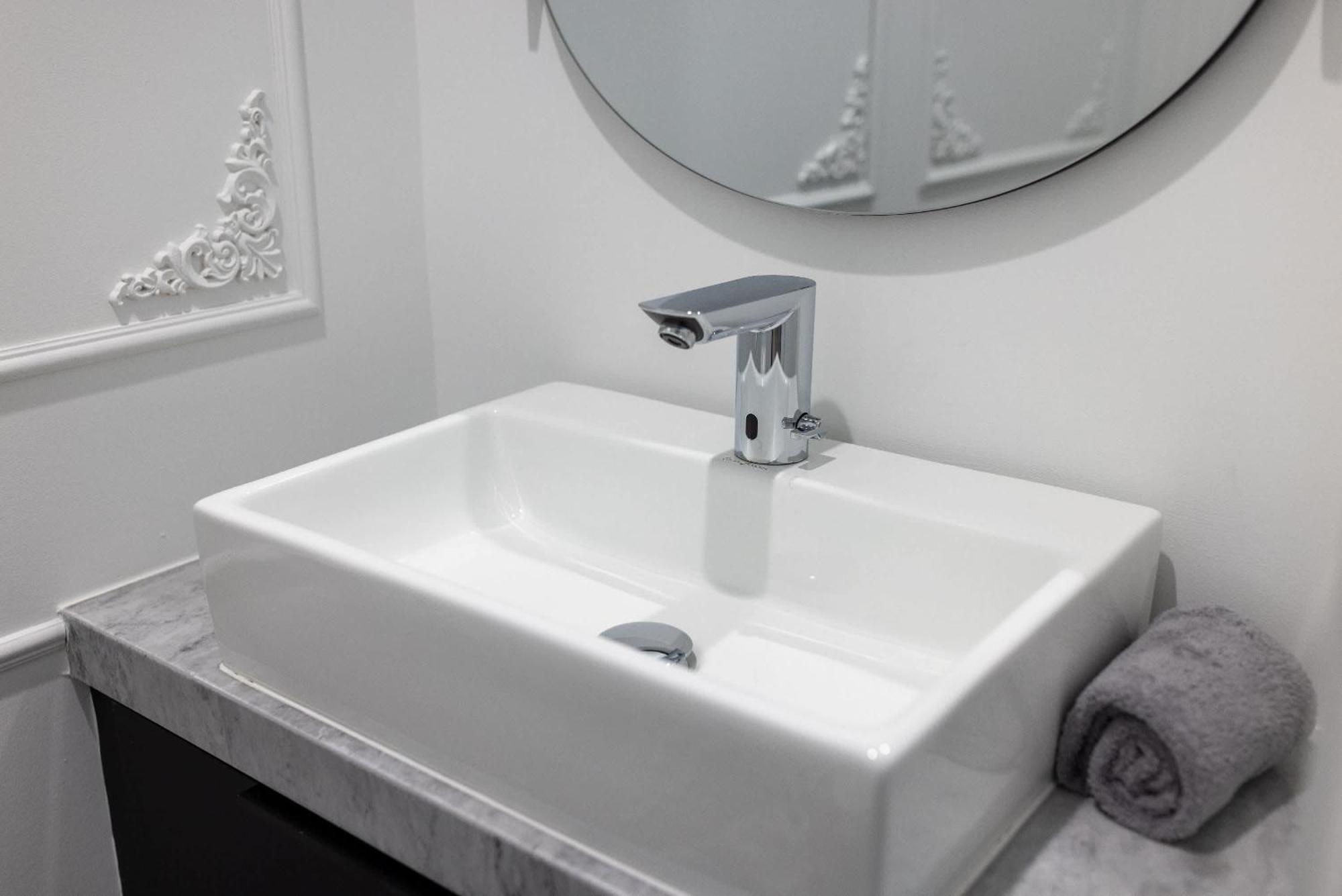 4br Paris Style Heated Pool New Build