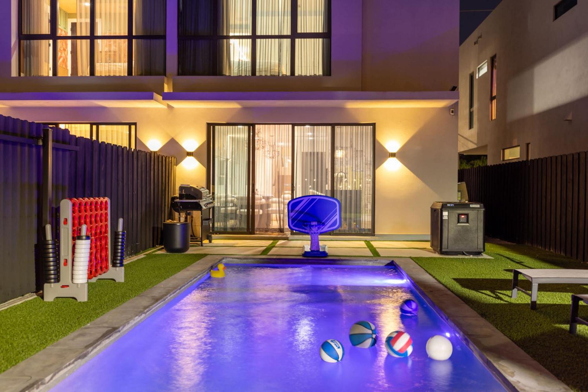 4br Paris Style Heated Pool New Build Miami